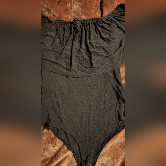 Fashion Nova Small Off Shoulder Green Boho Bodysuit - Picture 2 of 7